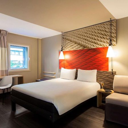 Hotel Ibis Lisboa Liberdade Exterior photo